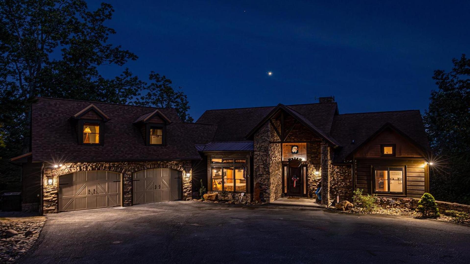 Five Bears Mountain View Lodge سيفيرفيل المظهر الخارجي الصورة