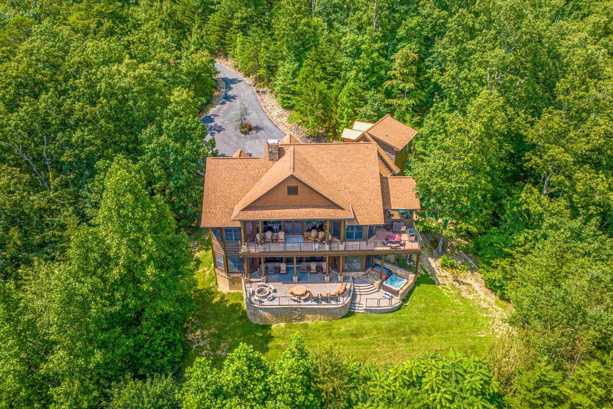 Five Bears Mountain View Lodge سيفيرفيل المظهر الخارجي الصورة