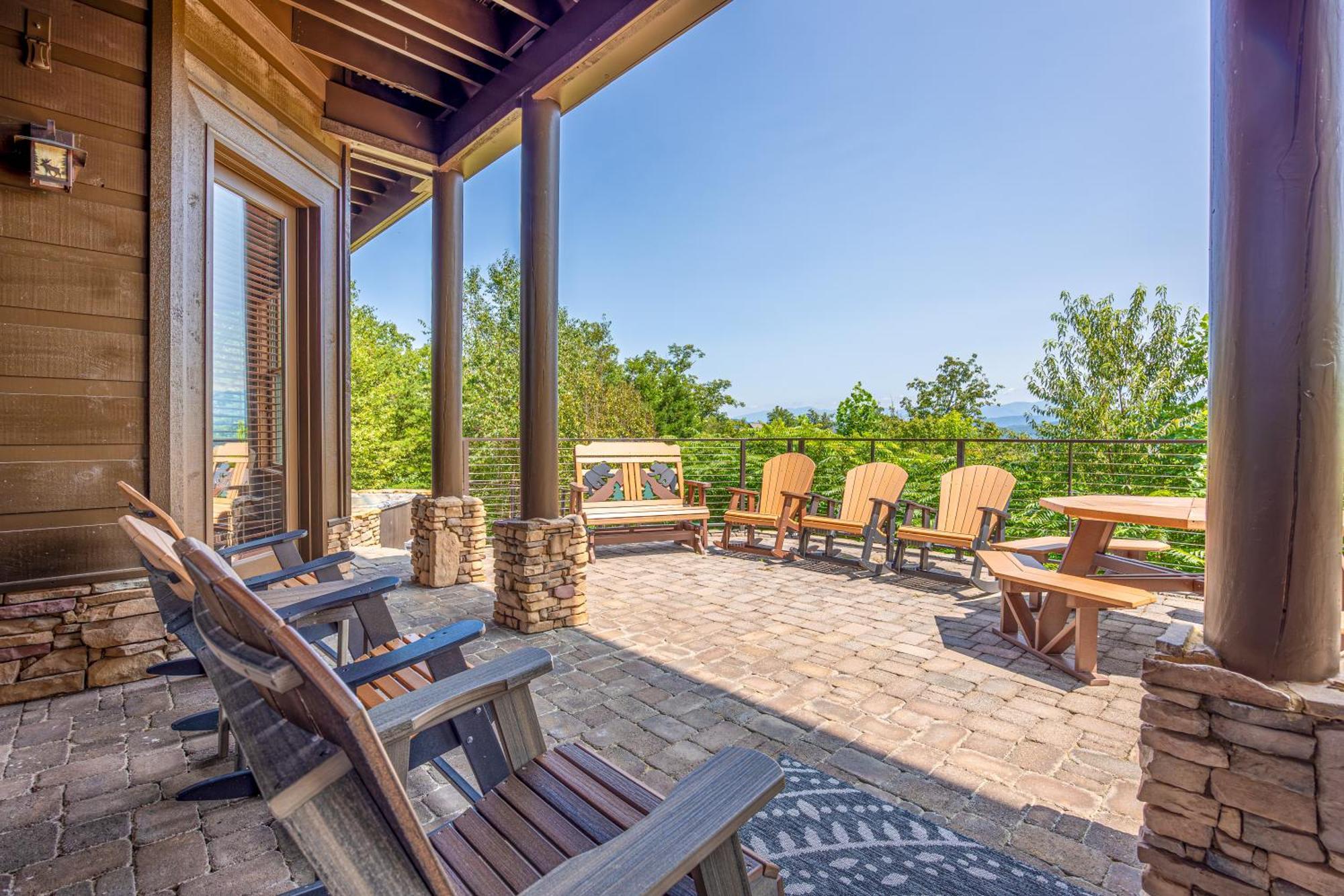 Five Bears Mountain View Lodge سيفيرفيل المظهر الخارجي الصورة