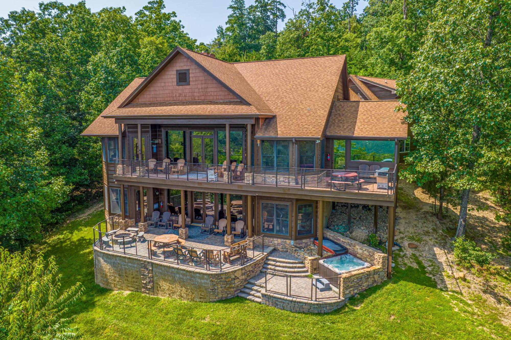 Five Bears Mountain View Lodge سيفيرفيل المظهر الخارجي الصورة