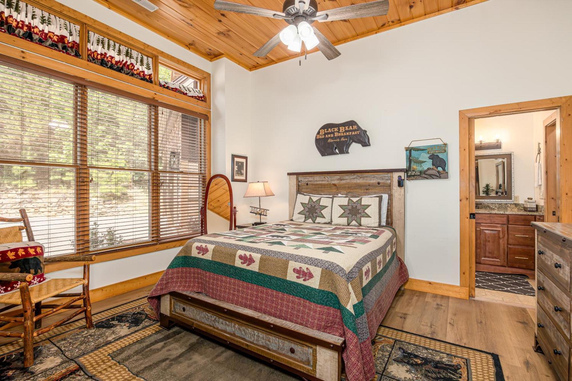 Five Bears Mountain View Lodge سيفيرفيل المظهر الخارجي الصورة