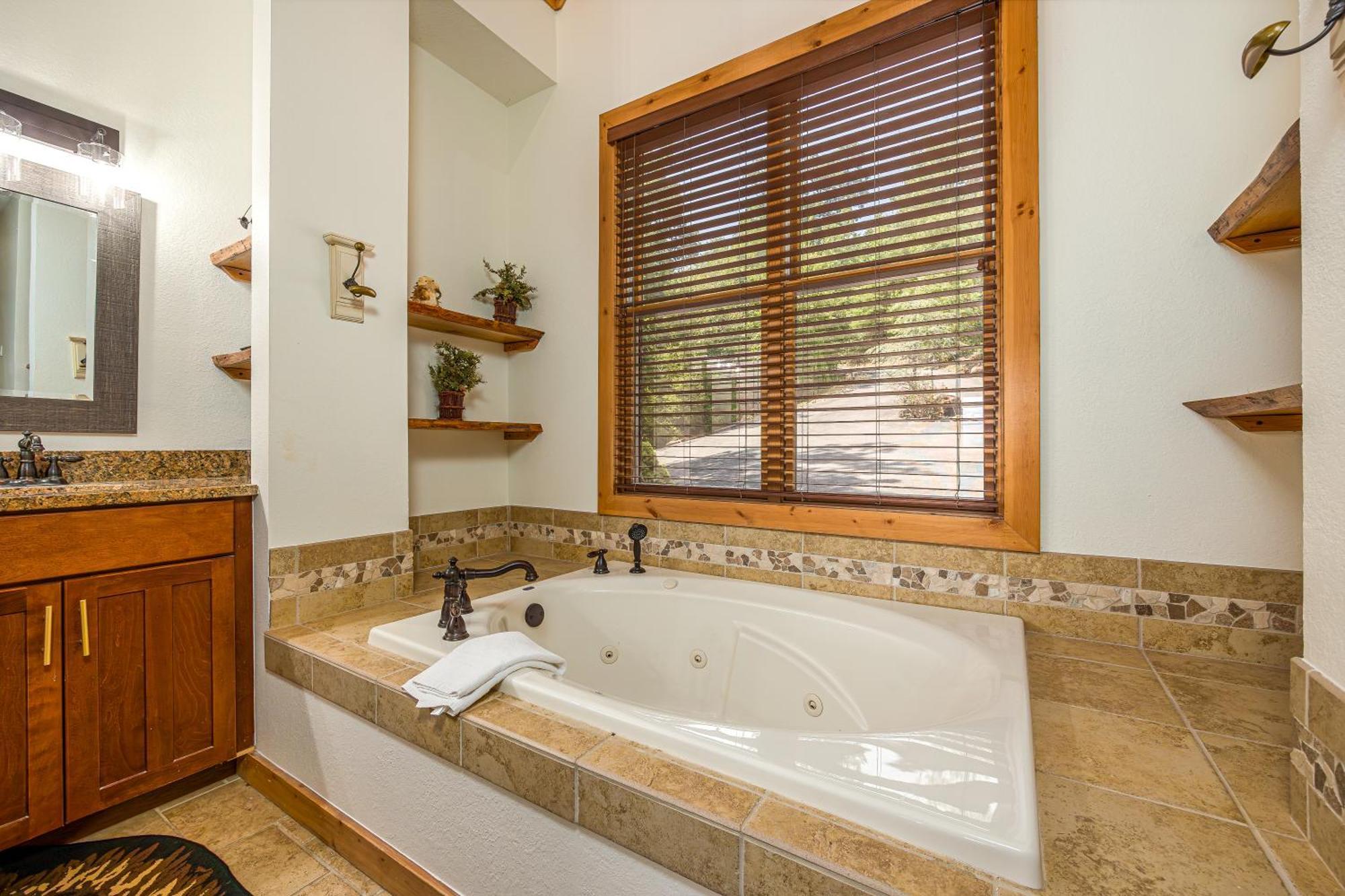 Five Bears Mountain View Lodge سيفيرفيل المظهر الخارجي الصورة