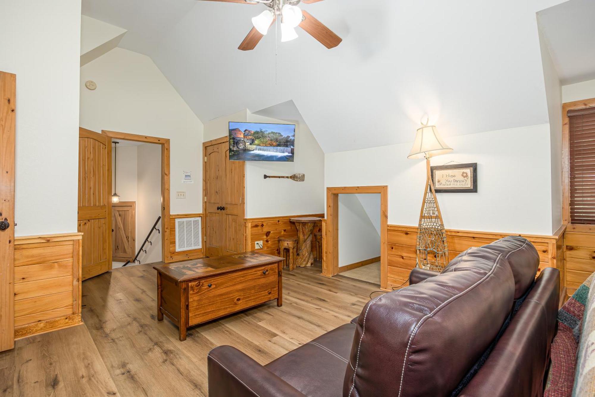 Five Bears Mountain View Lodge سيفيرفيل المظهر الخارجي الصورة
