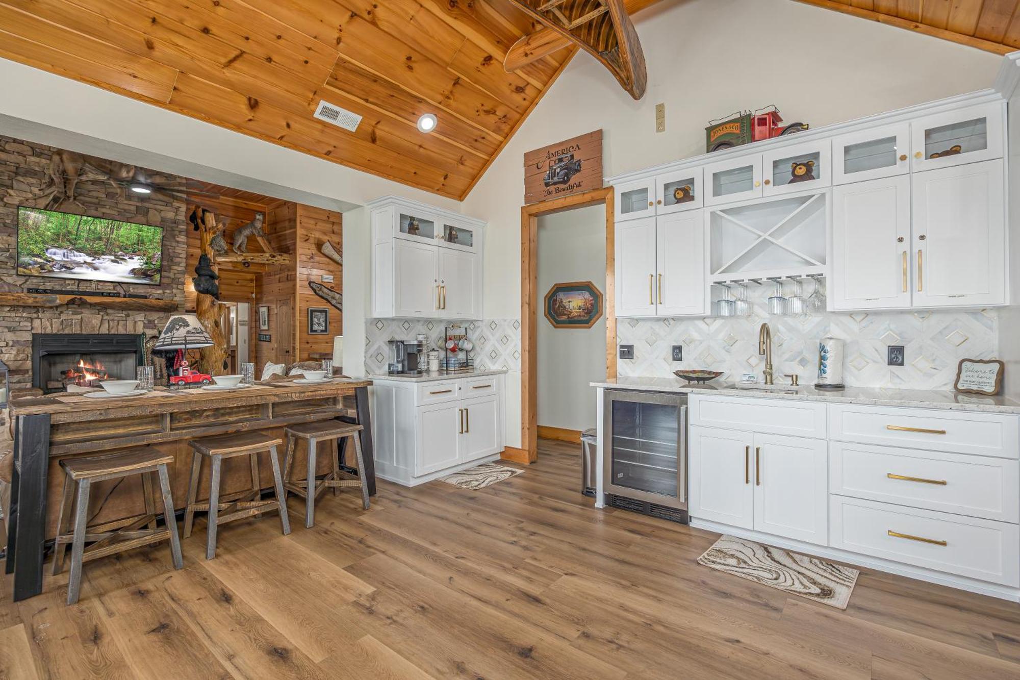 Five Bears Mountain View Lodge سيفيرفيل المظهر الخارجي الصورة