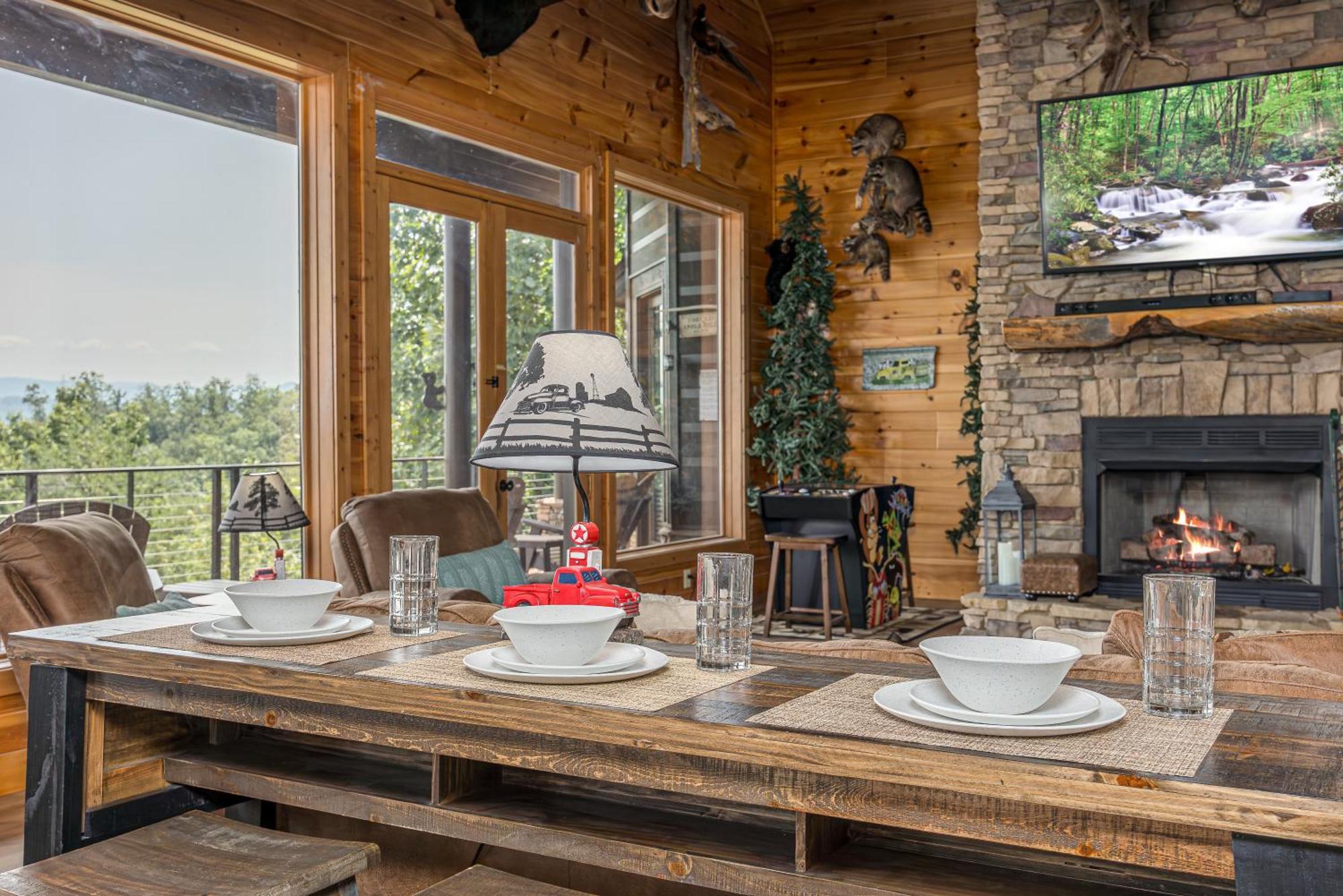 Five Bears Mountain View Lodge سيفيرفيل المظهر الخارجي الصورة