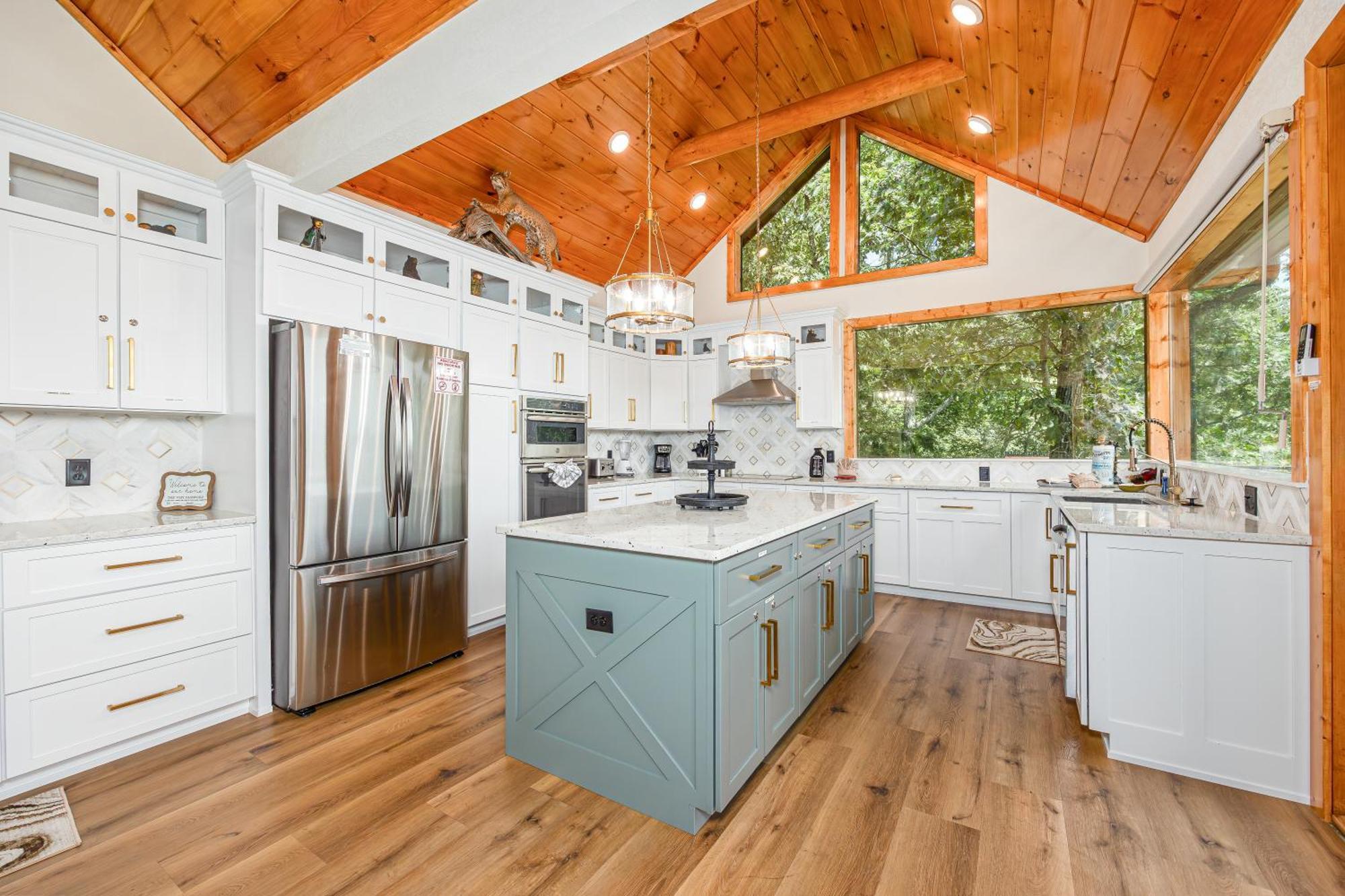 Five Bears Mountain View Lodge سيفيرفيل المظهر الخارجي الصورة