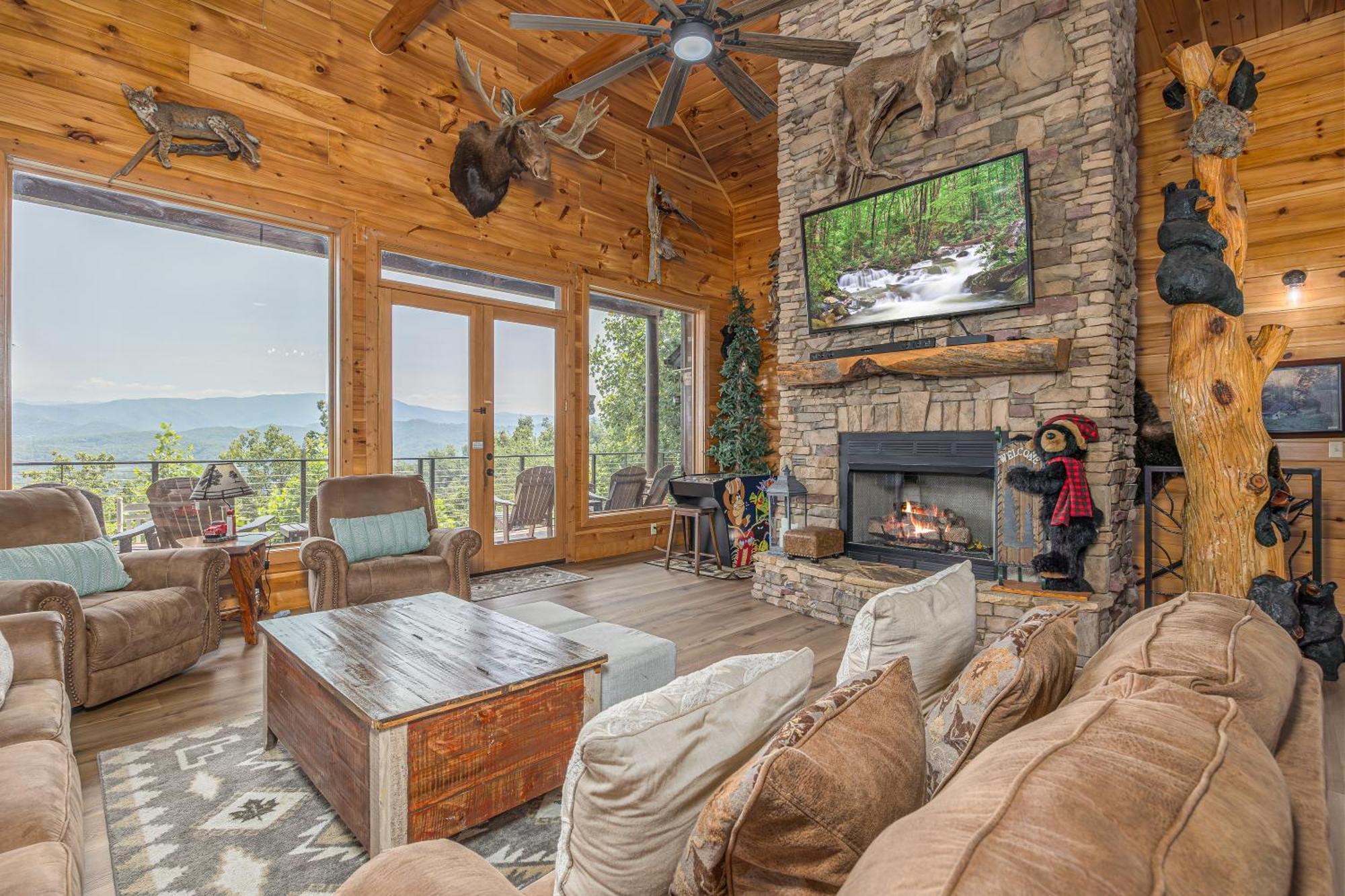 Five Bears Mountain View Lodge سيفيرفيل المظهر الخارجي الصورة