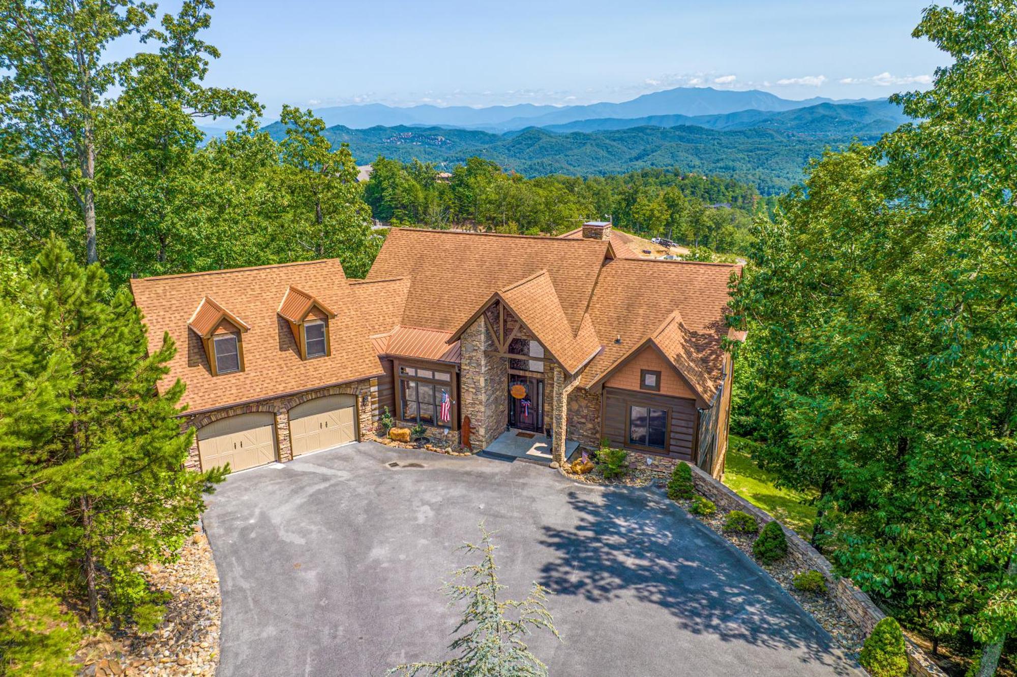 Five Bears Mountain View Lodge سيفيرفيل المظهر الخارجي الصورة