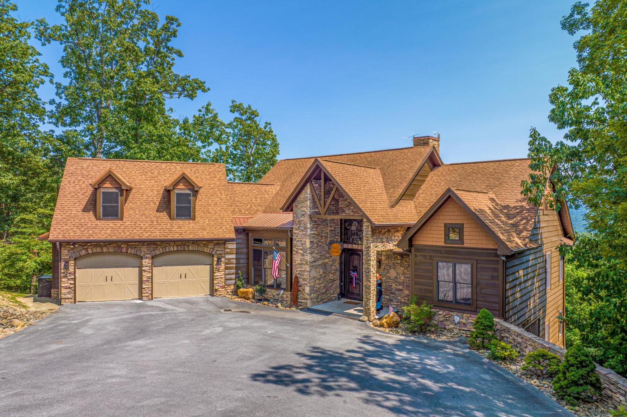 Five Bears Mountain View Lodge سيفيرفيل المظهر الخارجي الصورة